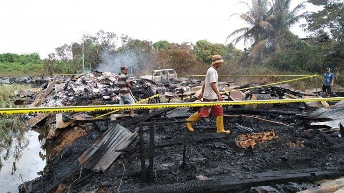 Bangunan Eks Proyek Jembatan Rumpiang di Batola Ludes Terbakar