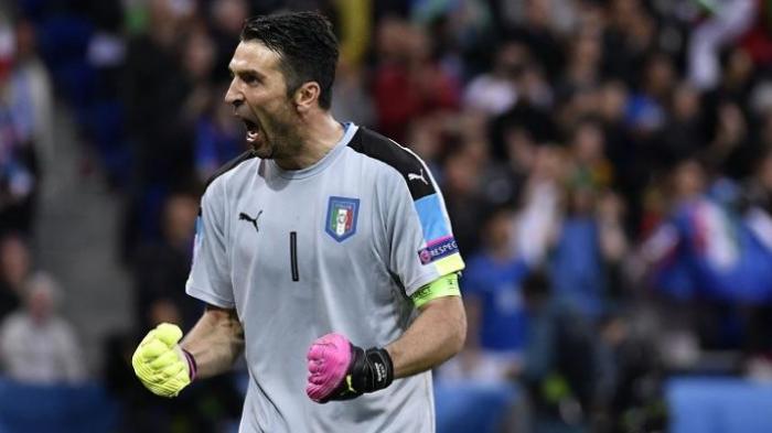 Gomez Serupa Tapi Tak Sama Ibrahimovic, Itu Kata Buffon,