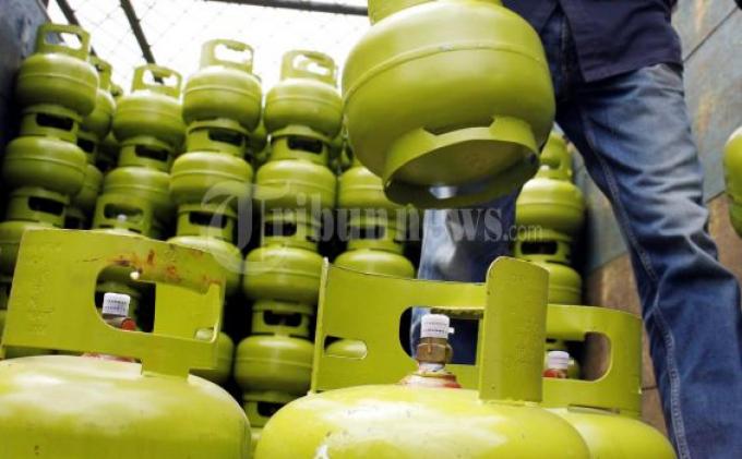 Mengaku Dari Pertamina Penjual Regulator Tabung Gas Menakuti Warga
