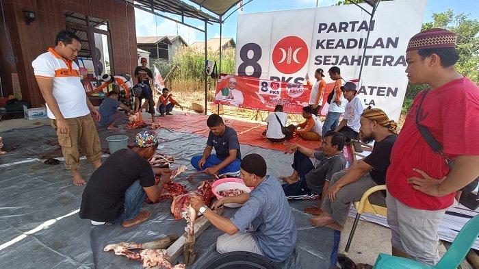 Idul Adha 2023, Parpol di Batola Bagikan Daging Kurban