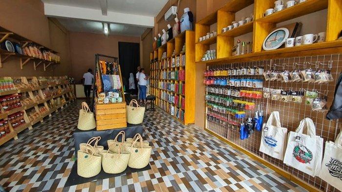 EO Sepi Kegiatan Selama Covid-19, Rina Beralih Bisnis Toko Oleh-oleh