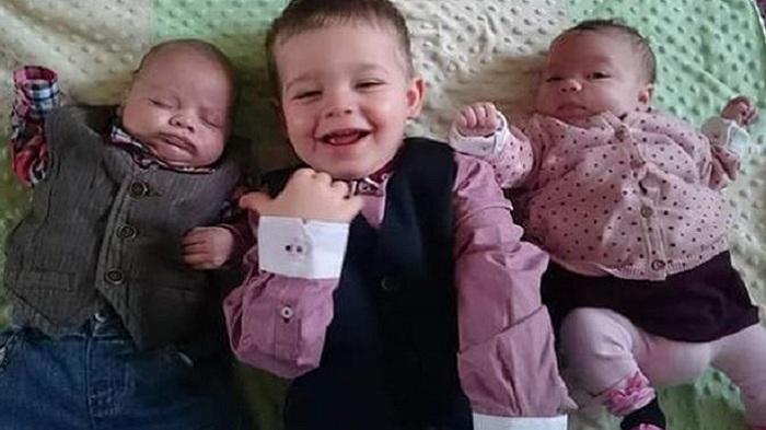 Si Kembar Tiga Ini Terpisah Umur Dua Tahun