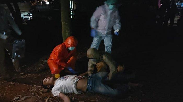 Duel Maut Pasar Burung Pelaihari, Pelaku dan Korban Sesama Kawan, Perselisihan Dipicu Masalah Miras