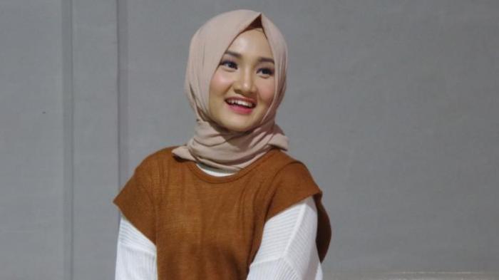 Fatin Hibur Pelanggan Pegadaian