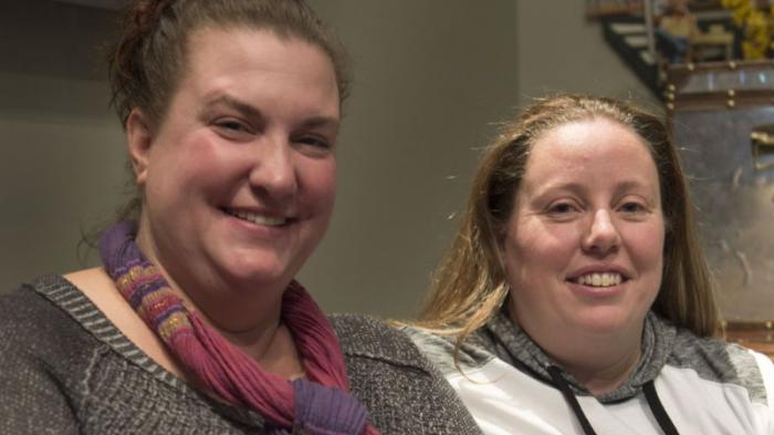 Karena Lesbian, Bayi Angkat Pasangan Ini Pun Diambil Paksa