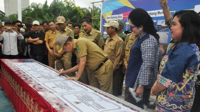 Bupati Kapuas Resmikan Hasil Pembangunan di 10 Desa pada DAS Muroi Mangkutup