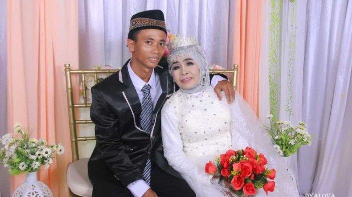 Mbah Gambreng Nikah dengan ABG 24 Tahun, 'Witing Tresno Jalaran Soko Kulino'