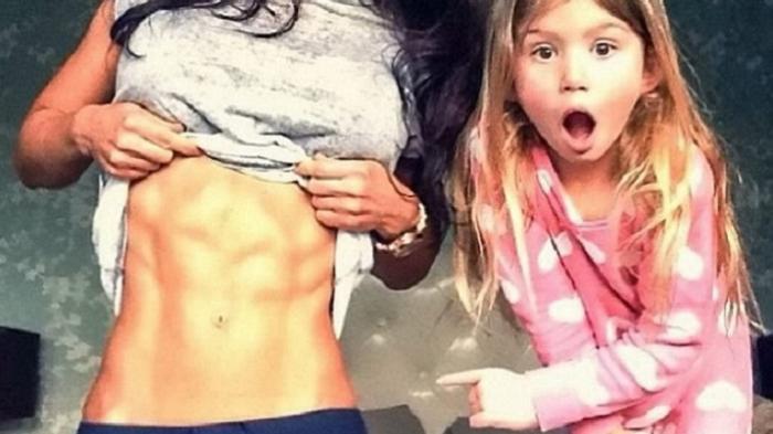 Foto Ibu Super-fit di Inggris Ini Dikecam