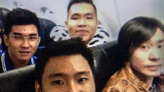 Foto Selfie Terakhir Penumpang AirAsia QZ8501 Sebelum Terbang