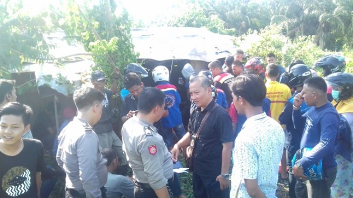 BREAKINGNEWS - Warga Gantung Diri di Pondok TPS Lingkar Selatan Bikin Geger Warga