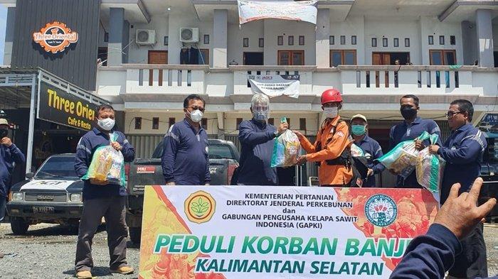 Gapki Berikan Bantuan untuk Korban Banjir Bandang di Kabupaten HST Kalsel