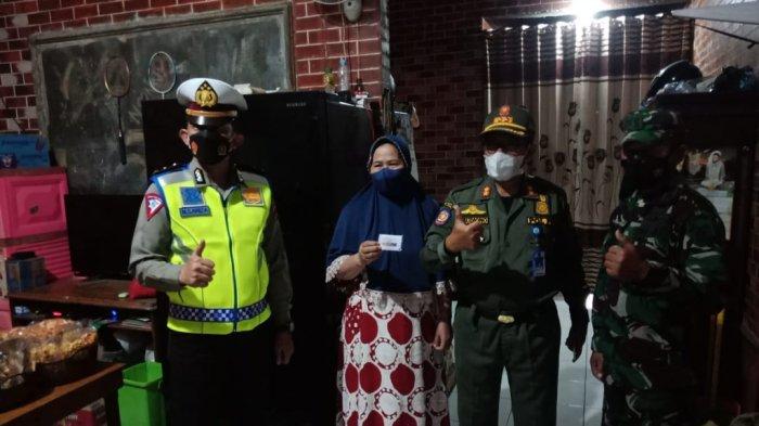 Operasi Pekat di Tapin, Temukan Pengelola Kafe Belum Vaksin. ini yang Dilakukan Personel Gabungan