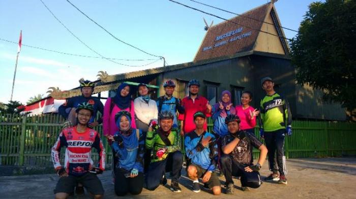 Bagi Komunitas 732, Gowes Dulu Baru Kerja