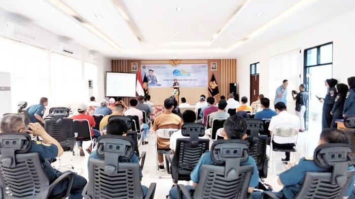 Sebanyak 29 Sertifikat Pas Kecil untuk Kapal Dibagikan KSOP Secara Gratis di Batulicin Kalsel