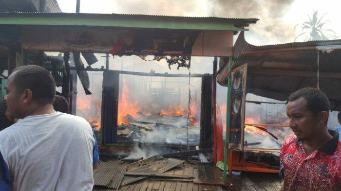 BREAKING NEWS: Kebakaran di Pasar Bakau Kotabaru, Asal Api Belum Diketahui