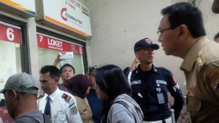 Ahok Bikin Heboh Stasiun Kota