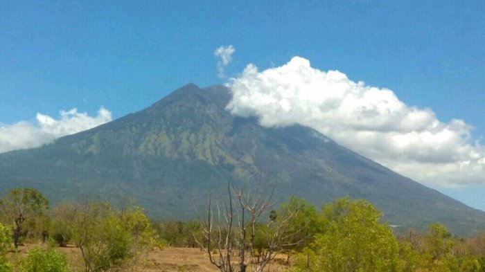 Warning untuk Para Wisatawan, Darurat Gunung Agung Diperpanjang