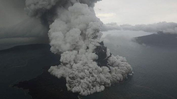 UPDATE Gunung Anak Krakatau, Sore Tadi Meletus 27 Kali Lalu Mengeluarkan Abu Vulkanik