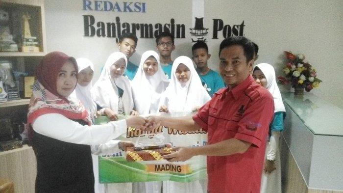 Pengelola Mading SMAN 1 Sungai Tabuk 'Berguru' ke BPost
