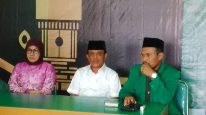 Mendaftar di PPP, Razak Diapit Dua Ketua