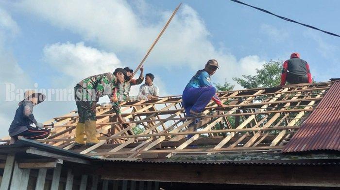 Rumah Rusak Akibat Puting Beliung di Desa Ayuang HST Akhirnya Dapat Bantuan Renovasi