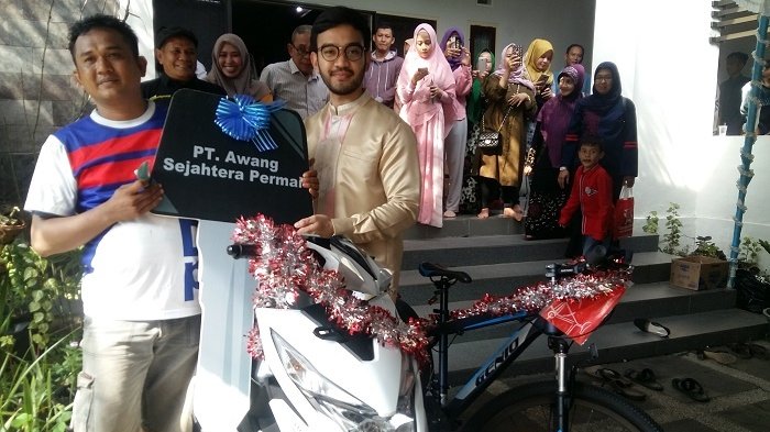 Rayakan Idul Adha PT ASP Bagikan Sepeda Motor untuk Karyawan