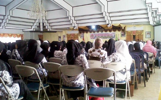 10 Kumpulan Ucapan Selamat Hari Guru 2018, Kirim Ucapannya Untuk Guru Tercinta