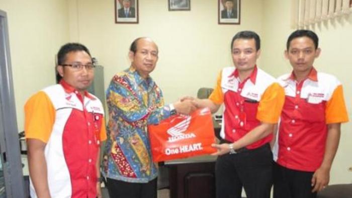 Satukan Hati Senyumkan Pelanggan