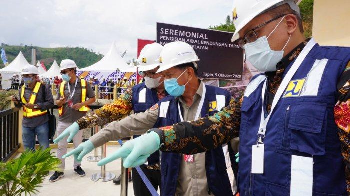 Bupati Tapin Hadiri Pengisian Awal Bendungan Tapin di Desa Pipitak Jaya