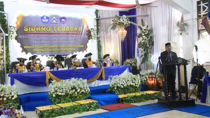 Hadiri Wisuda STIA Amuntai, Plt Bupati Husairi Abdi Harapkan Wisudawan Terapkan Ilmu di Masyarakat