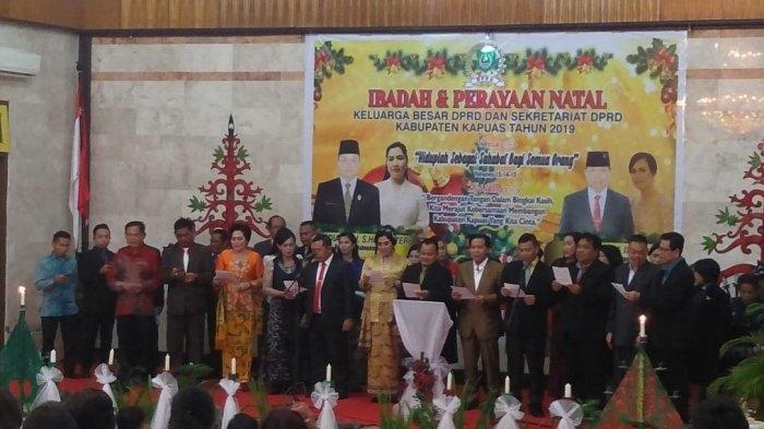 Keluarga Besar DPRD Kapuas Gelar Ibadah dan Perayaan Natal