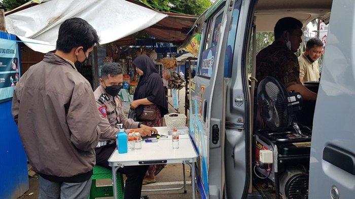 Kantor Samsat Kejauhan, Warga Matah Tanahlaut Ini Pilih Datangi Mobil Samkel