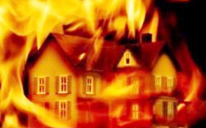 Api Dikuasai Tapi Asap Tebal Masih Mengepul