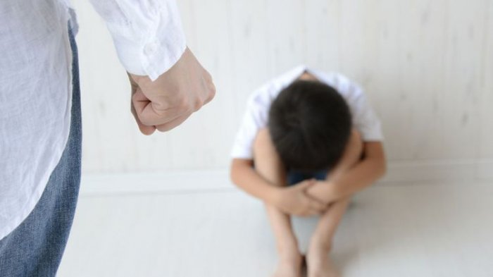 Gila Ayah Ini! Cuma Gara-gara Jatuhkan Sepeda Motor Ia Menganiaya Anaknya Hingga Masuk RS