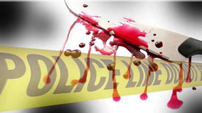 Sadis! Pria Ini Mengamuk Sambil Tenteng Kepala Kakaknya di Sebuah Pengajian, Warga Ketakutan