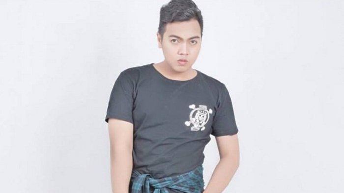 Kesal Sering Dinyinyiri Hater-nya, Pesinetron dari Martapura ini Bikin Video Klarifikasi di Facebook