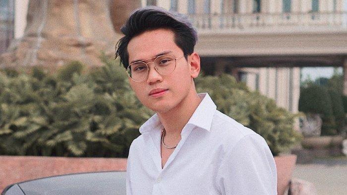 Indra Kenz Batal Divonis Hari Ini, Majelis Hakim Tunda Sidang Tiga Minggu