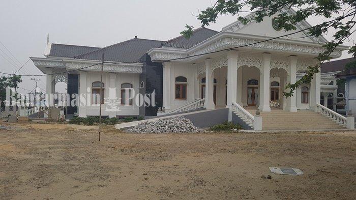 Halaman Rumah Dinas Bupati Dahulunya Lokasi Upacara Peresmian Berdirinya Kabupaten Tapin