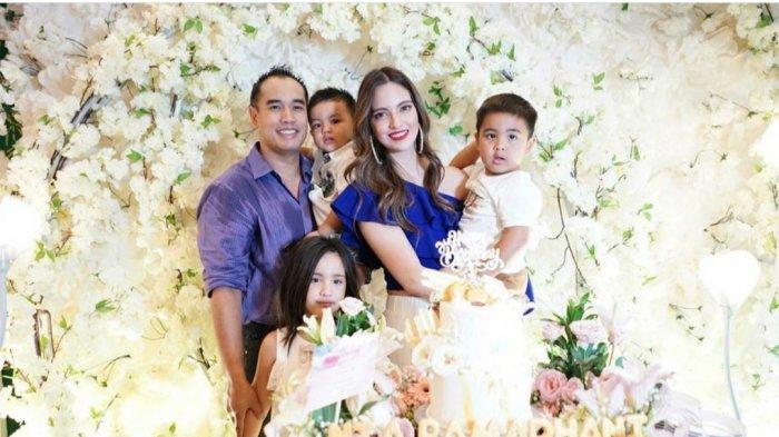 Tangis Nia Ramadhani Gegara Ardi Bakrie di Hari Ultah Pernikahan, Sohib Jedar Ucap Ini