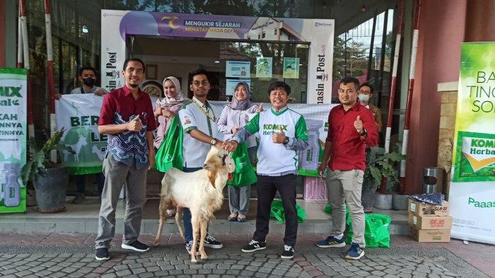 Komix Herbal Gelar Program Berkah Qurban, Kambing Berkualitas Super Diserahkan ke BPost