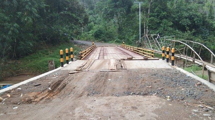 Akses ke Patikalain Kabupaten HST Dibuka, Warga Senang Punya Jembatan Permanen