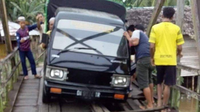 Jalan Berlubang di Samhurang, Bina Marga HST Katakan Upaya Perbaikan Bertahap