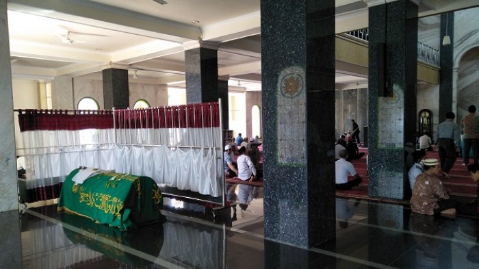 Jenazah Mantan Hakim Agung RI, H Abdurrahman Diberangkatkan ke Rantau Siang ini