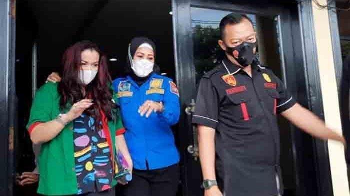 Kelakuan Asli Jennifer Jill Dibongkar Celine & Nikita Mirzani, Istri Stefan William Ngaku Spechless