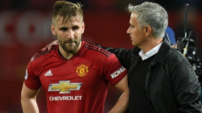 Wow! Jumlah Surat Pemecatan Jose Mourinho Ternyata Lebih Banyak dari Koleksi Gol Alexis Sanchez