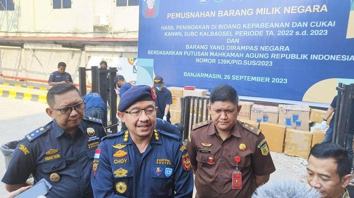 Direktorat Jenderal Bea dan Cukai Kalbagsel Tahan 3 Orang atas Perkara Rokok Ilegal
