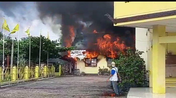 Kantor DPD Golkar Kota Palangkaraya Terbakar, Terdengar Teriakan Seusai Salat