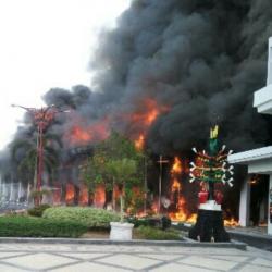 Kantor Gubernur dan KPU Kalteng Sengaja Dibakar, Ini Kata Hadi Prabowo