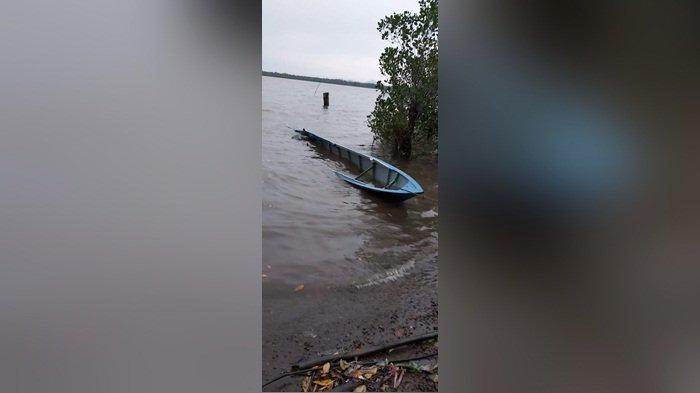 Perahu Seorang Anggota Damkar Tanah Bumbu Ditemukan dalam Keadaan Karam