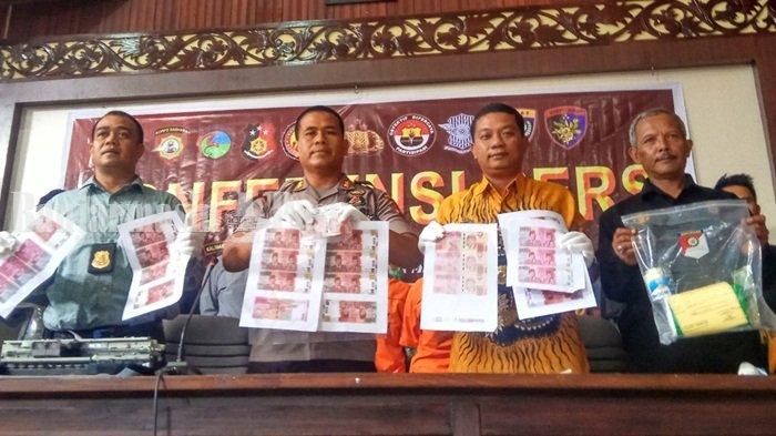 15 Tahun Penjara Ancaman Hukuman bagi Pasutri Pembuat Uang Palsu di HSU, Dijerat 2 Pasal